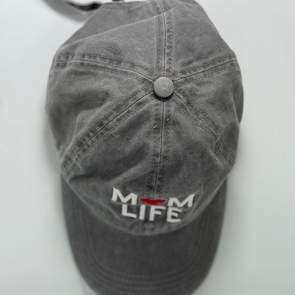 David & John “Mom Life” Baseball Cap/ Gray/ Adjustable Strap - Picture 3 of 6